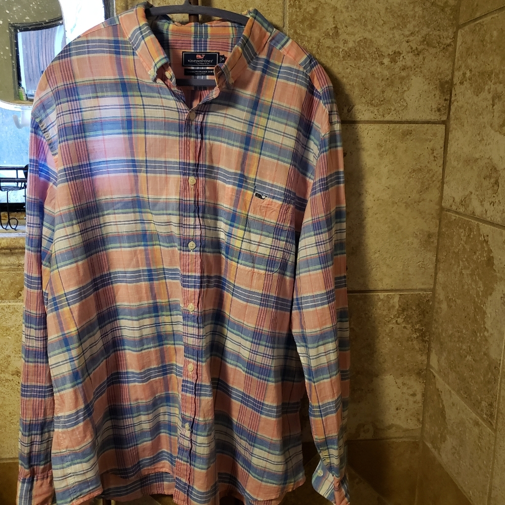 Vineyard Vines long sleeve Classic Fit Tucker shirt. Size XXL